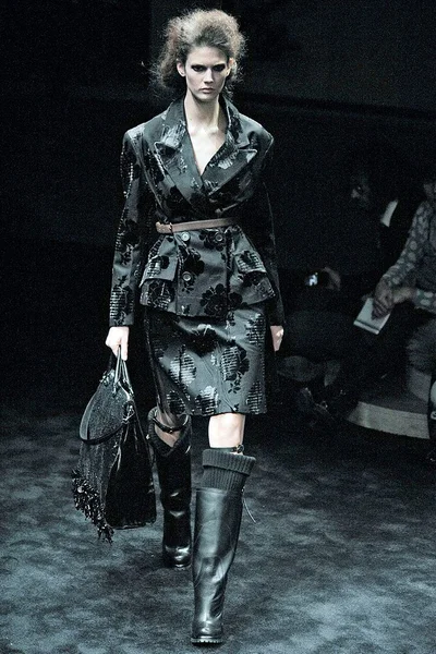 Look 32